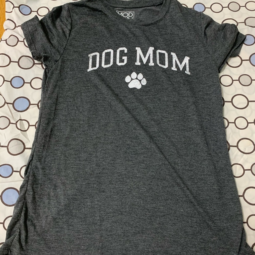Dog Mom Tee 💚